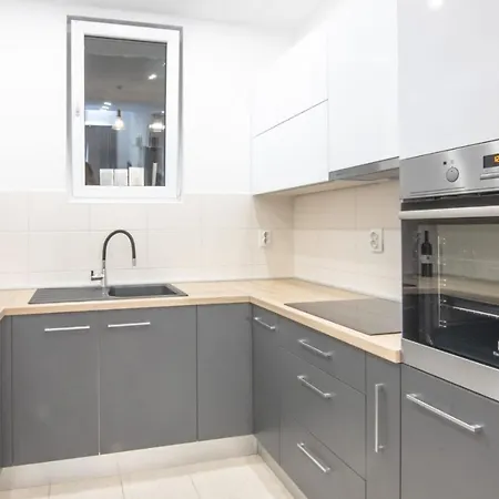 Cvita Free Parking Daire