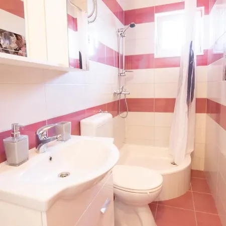 Cvita Free Parking * Makarska