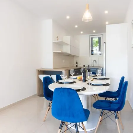 Cvita Free Parking Apartment Makarska