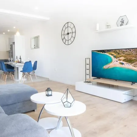 Cvita Free Parking Apartment Makarska